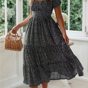 🆕 Floral print square neck maxi dress midi depending on ones height